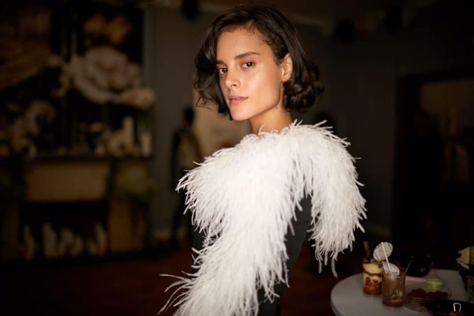 Diana Sar, pictorial îndrăzneț într-o lenjerie intimă complet transparentă! Ce accesoriu periculos are în bikini