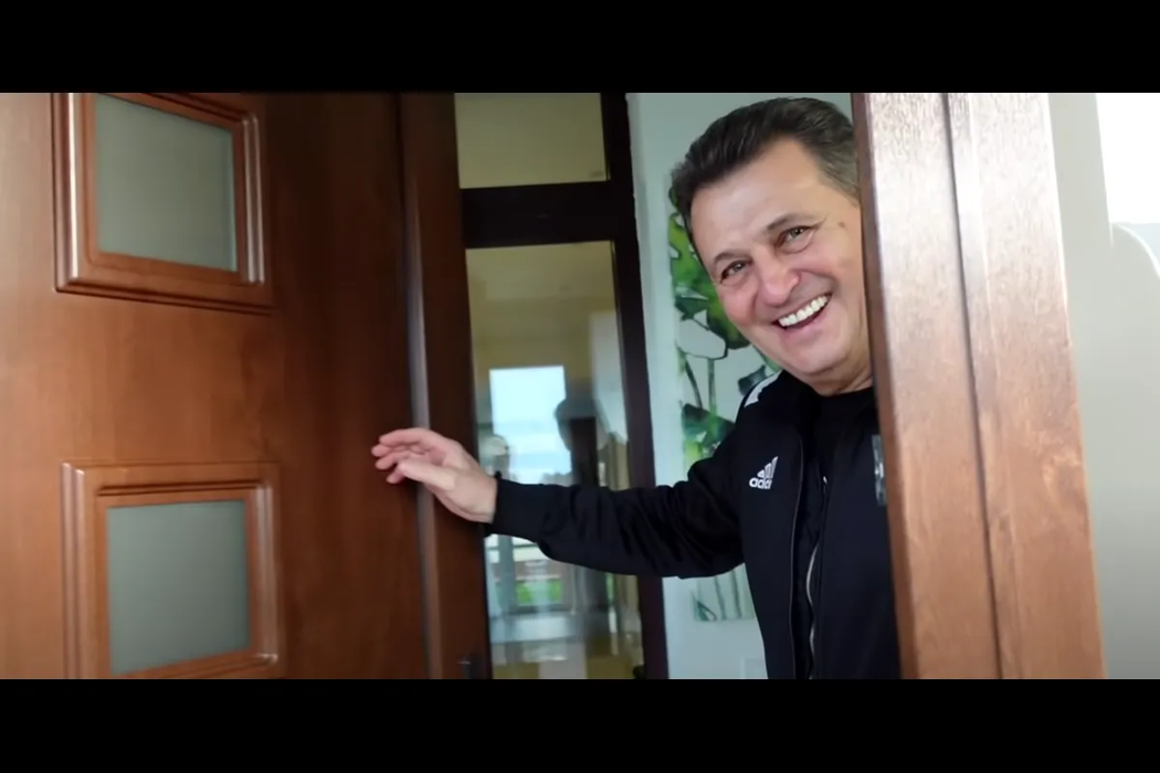 Cum arată vila de lux în care locuiește Nea Mărin. Liviu Vârciu l-a dat de gol: „Ia uite ce bani are!”