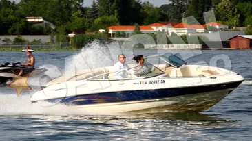 Cartierul general al milionarilor s-a mutat la Snagov! Bogatii Romaniei si-au etalat bijuteriile: copiii, iubitele si barcile!