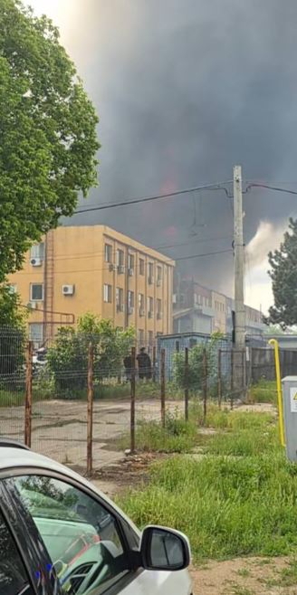 Incendiu violent în sectorul 6 al Capitalei/ sursă foto: social media