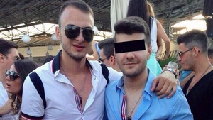 Gestul cutremurator in memoria lui Marian! Cum incearca prietenii sa-l “reinvie” pe tanarul mort pe plaja dupa o noapte in club!