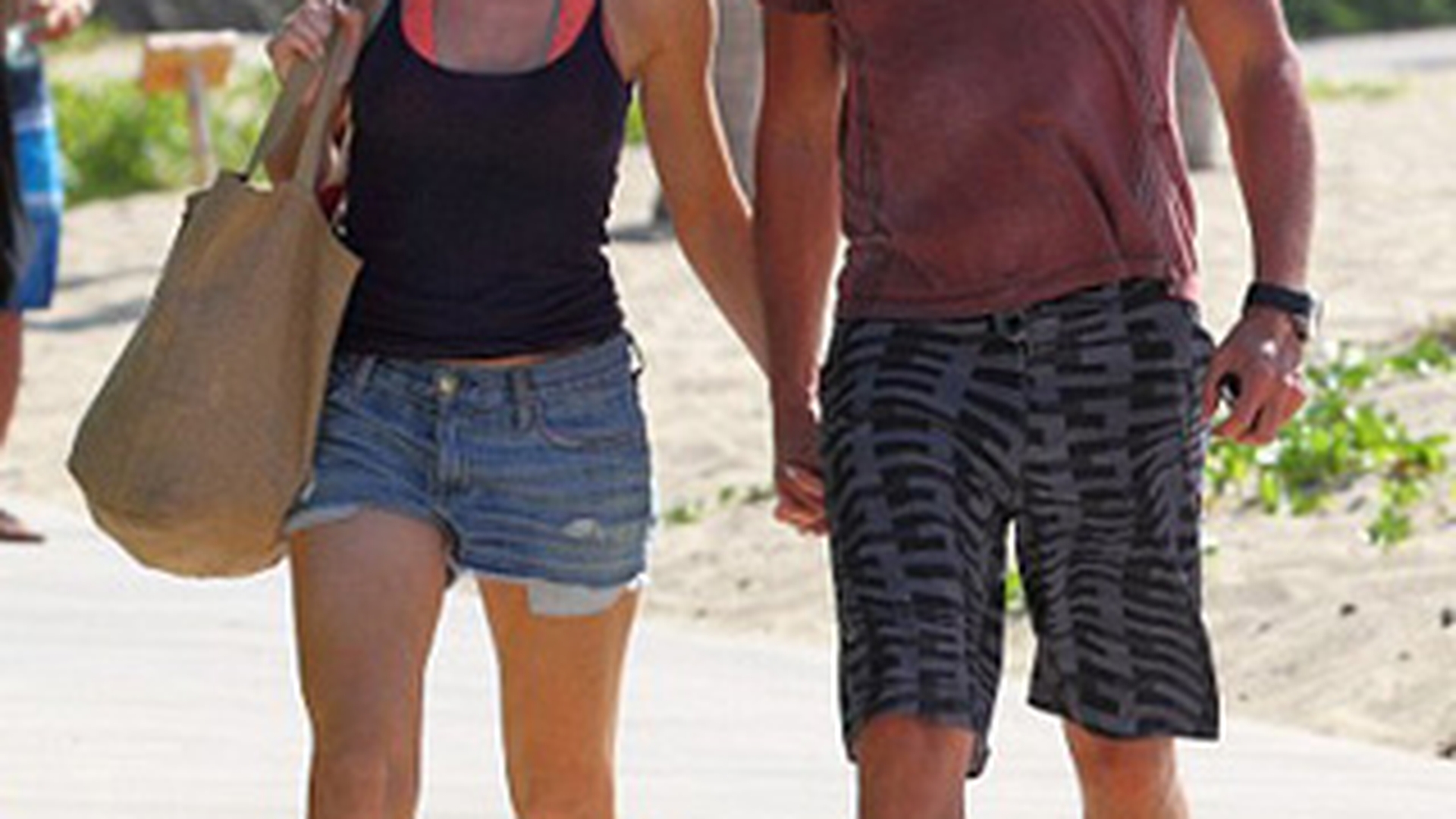 Denise Richards, fericita alaturi de chitaristul trupei Bon Jovi
