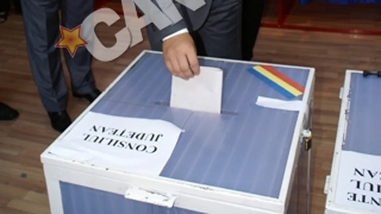 Alegeri locale. Premierul Victor Ponta a votat intr-o sectie din judetul Gorj: Am votat pentru viitor!