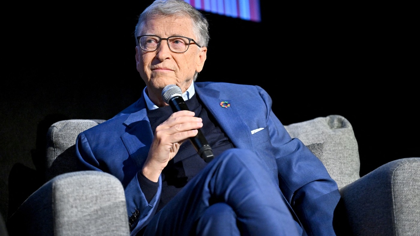 Bill Gates rupe tăcerea după evoluția AI! Ce profesii vor supraviețui inteligenței artificiale