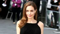 În ce hal de slabă a putut să ajungă ANGELINA JOLIE. Are mâinile atât de subiţiri încât i se văd oasele LA PROPRIU 