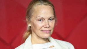 Cum arată Pamela Anderson fără niciun strop de machiaj, la 56 de ani. Cea mai recentă ședință FOTO i-a lăsat mască pe fani
