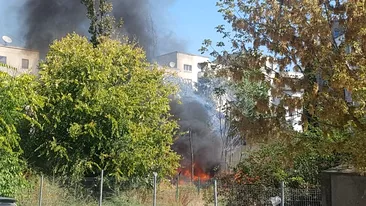 VIDEO. Incendiu în centrul Bucureștiului, în apropierea Parchetului General și a sediului SRI