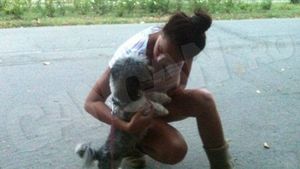 Scene de groază în Berceni! Femeia căreia i s-a aruncat căţeluşul pe fereastră rupe tăcerea! Omul temutului "Şefu" şi-a ieşit din minţi şi l-a aruncat de la etajul 14, într-o fracţiune de secundă!