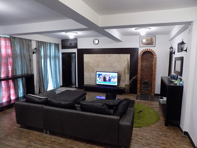 Livingul este decorat după ultima modă