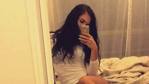 "Mama mi-a explicat cum e prima noapte de amor pentru o femeie!” Dezvăluirile de senzaţie ale româncei care-şi vinde virginitatea