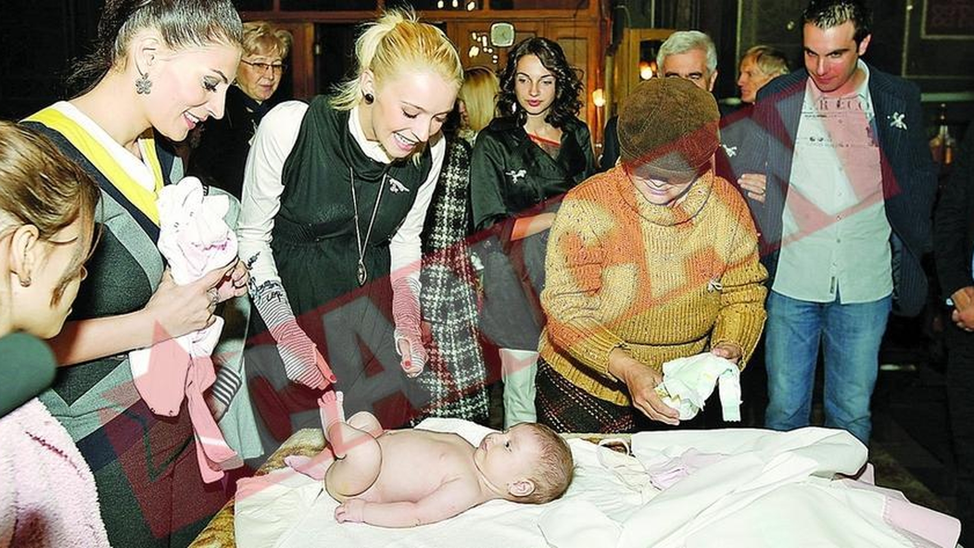 Papi si Ioana si-au crestinat fetita