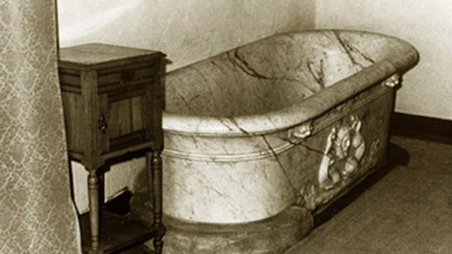 IMAGINI INTERZISE MINORILOR! Filmul care a socat internetul. Tu ce crezi, femeia aceasta moare la final sau nu?