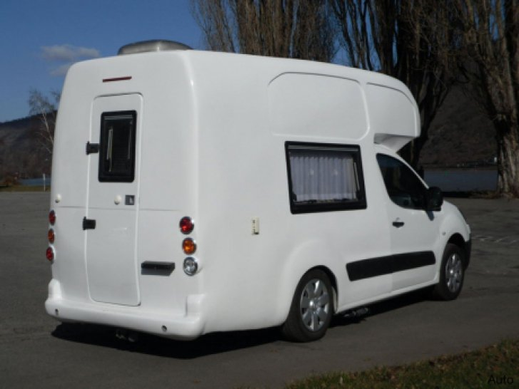 Cum arată Dacia Logan Mini Camper, maşina în care te poţi muta cu familia