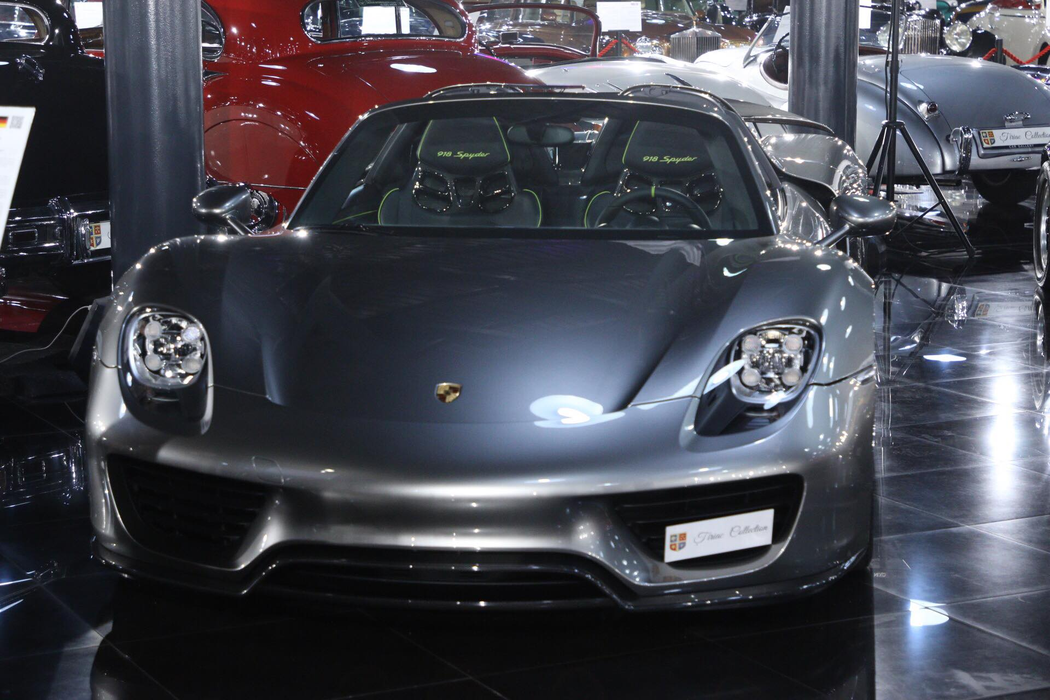 Simona Halep i-a dat mașina lui Ion Țiriac! Unde poate fi admirat Porsche-ul tenismenei