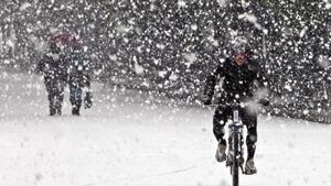 Vin gerul si nisorile! Vezi cum va fi vremea pana vineri si cand vom vedea prima zapada in Capitala