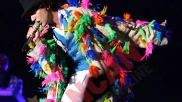 Mika a tinut un concert incendiar aseara, pe plaja din Mamaia