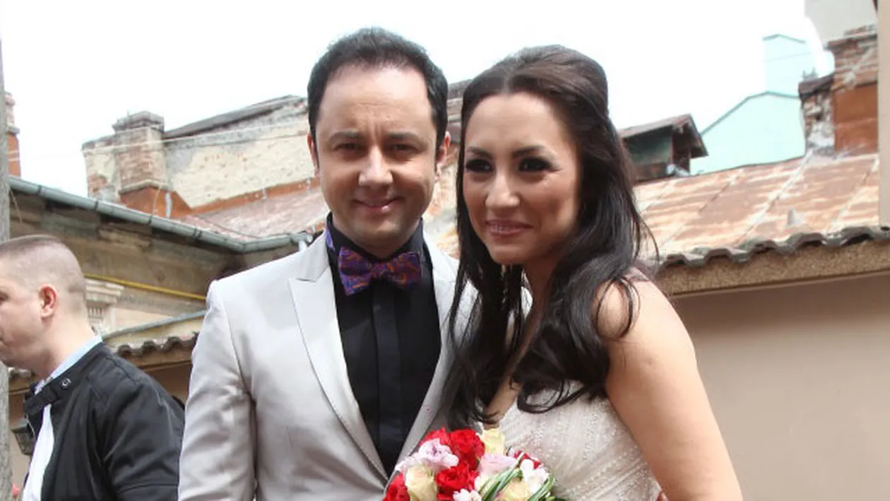 Imagine de mii de Like-uri! Andra si Măruţă, fericiti cu fiul lor pe plajă! Sunteti o familie perfectă