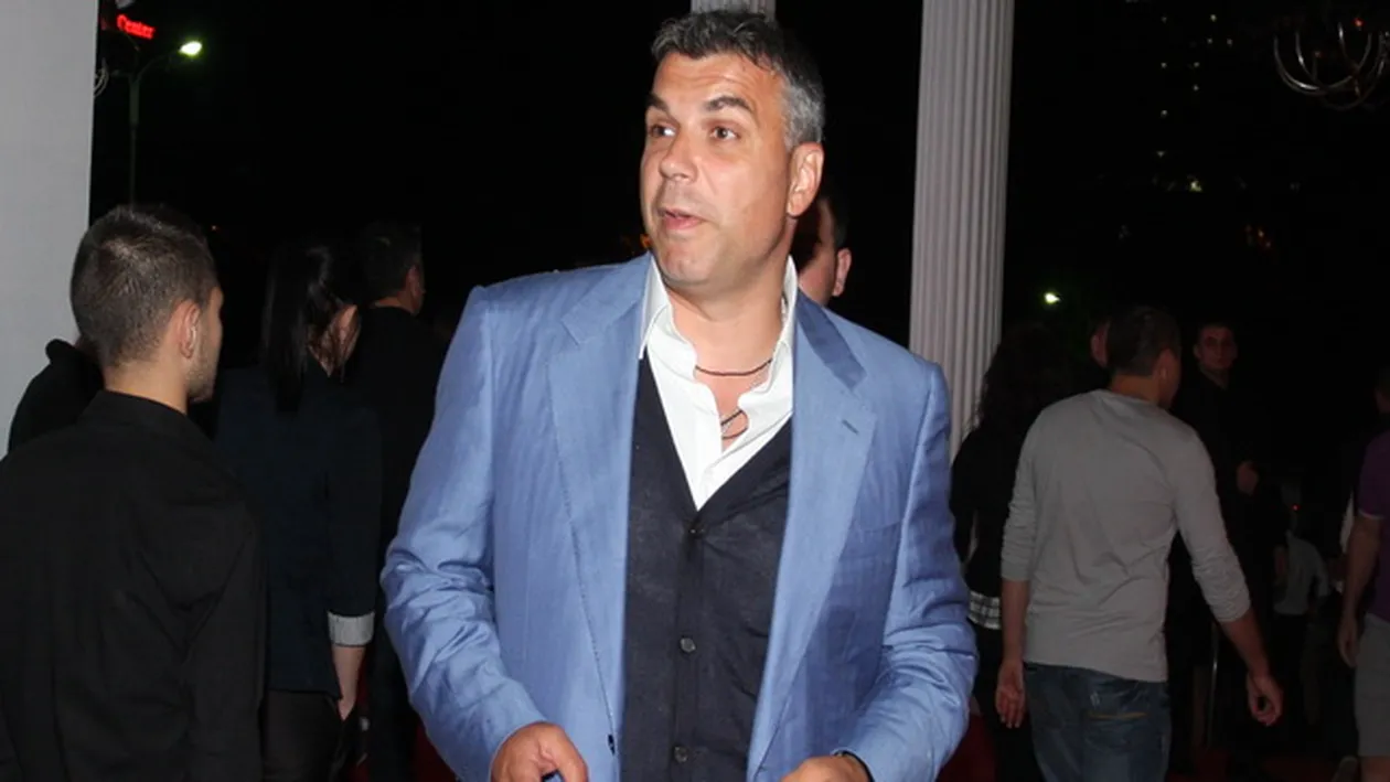 Cel mai bine pastrat secret al lui Cosmin Olaroiu. Un apropiat al acestuia sustine ca a avut un frate care a murit de SIDA