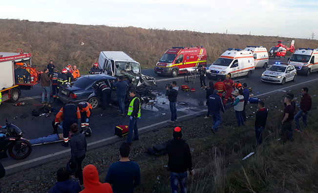Trei oameni au murit în urma accidentului
FOTO: replicaonline.ro