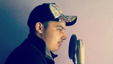 A innebunit Internetul cu maneaua O baga, baga bine Povestea lui Vladut de la Blaj, care le pune pe fete sa dea din fund!