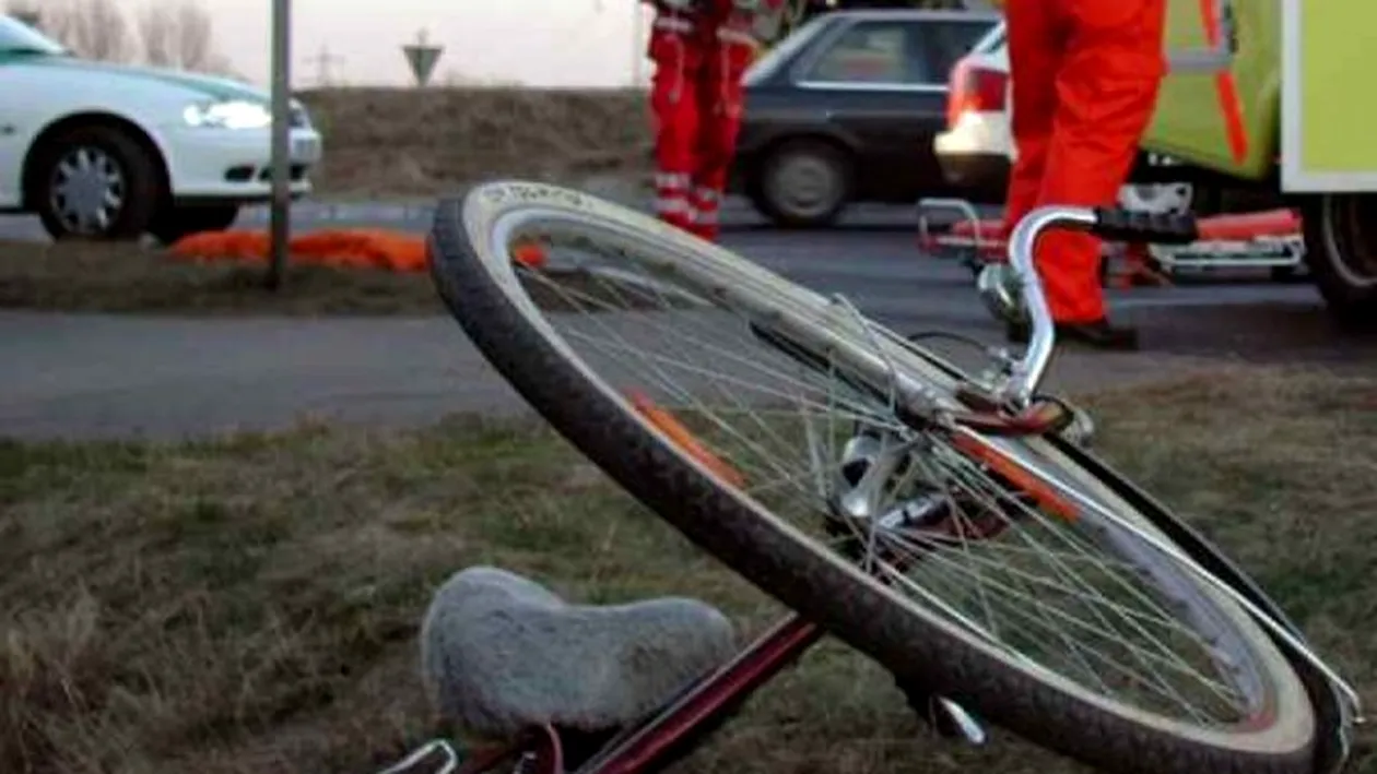 Accident sau blestem? Un biciclist din Ilfov a fost călcat pe cap de o mașină. Cum s-a petrecut tragedia