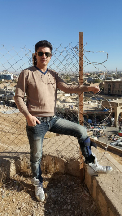 Iubita lui LUIS LAZARUS a concertat în Irak de 1 Decembrie. Jurnalistul a însoţit-o peste tot