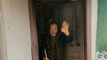 Povestea care îți sfâșie sufletul. Află cum reușește bunica Maria să supravițuiască, dintr-o pensie de 95 de lei și... urzici cu mămăligă