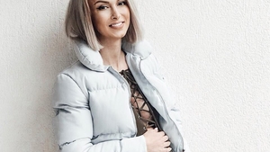Andreea Bălan are probleme cu banii? A strâns tare buzunarul: se vopsește singură și își face manichiura acasă