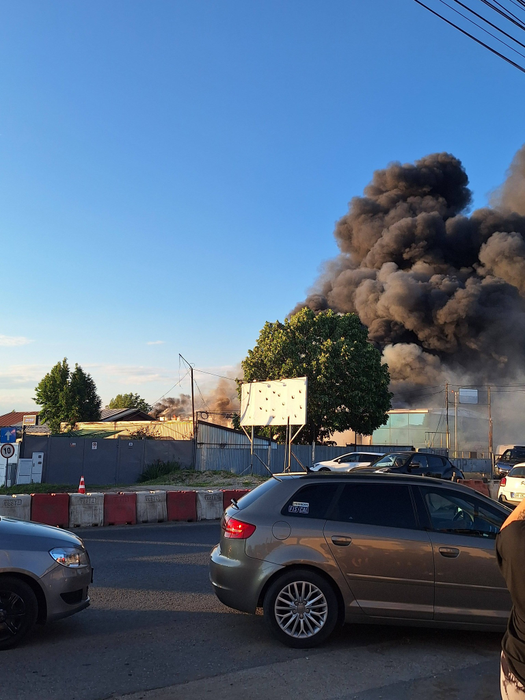Incendiu la un depozit de anvelope din Bragadiru! A fost trimis mesaj RO-Alert