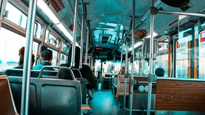 Tragedie într-un autobuz din Sibiu. Un bărbat de 43 de ani a murit subit, iar călătorii l-au ignorat: „Niciodată nu am văzut atâta indiferență”