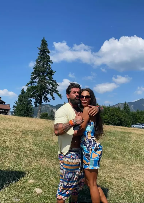 Cine îi mai înţelege?! Andrei şi Cristina au plecat în vacanţă şi tocmai au confirmat