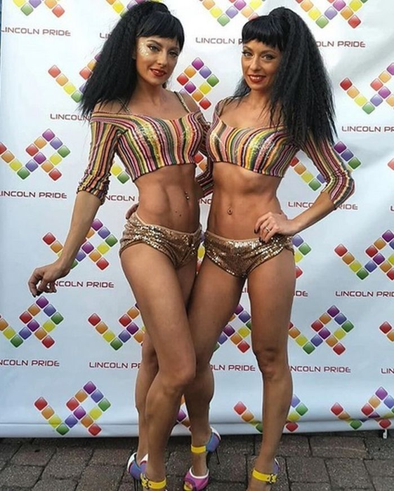 Ce s-a ales de Monica și Gabriela, gemenele de la “Cheeky Girls”