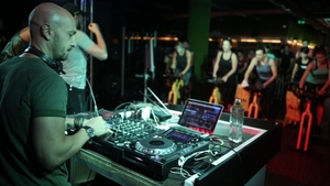 DJ Sasha Lopez a fost ”forță” la butoane în cel mai dotat centru de fitness din București, ”The Movement”