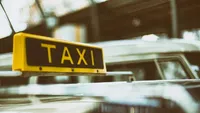 Trăim în România și asta ne ocupă tot timpul: Taximetrist din Constanța, prins în timp ce urina într-o parcare