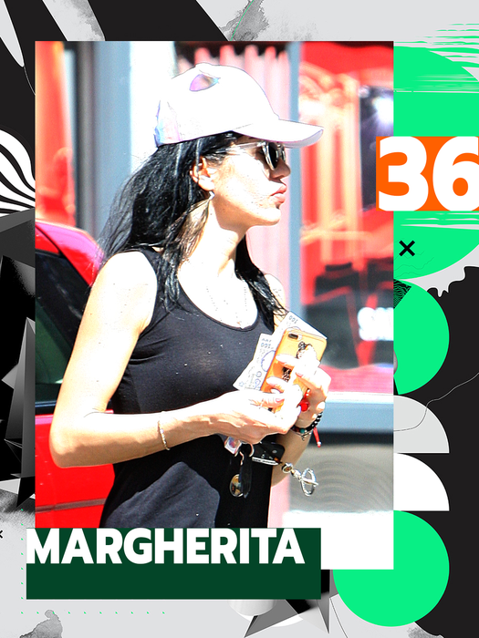 Top 50 dive cu “butonașii” la înaintare. Cine “înțeapă” mai puternic dintre Bianca Drăgușanu, Antonia sau Delia?
