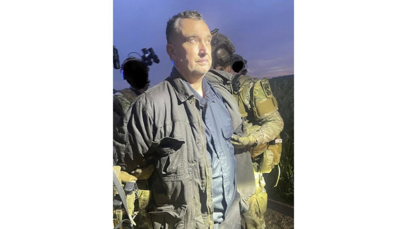 Bărbatul suspectat că a împușcat doi congresmeni din Minnesota a fost arestat. Ce pedeapsă poate primi pentru faptele sale