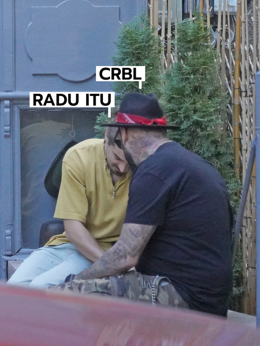 Cei doi prieteni s-au retras la magazinul lui Radu Itu / (Sursa: CANCAN.RO)