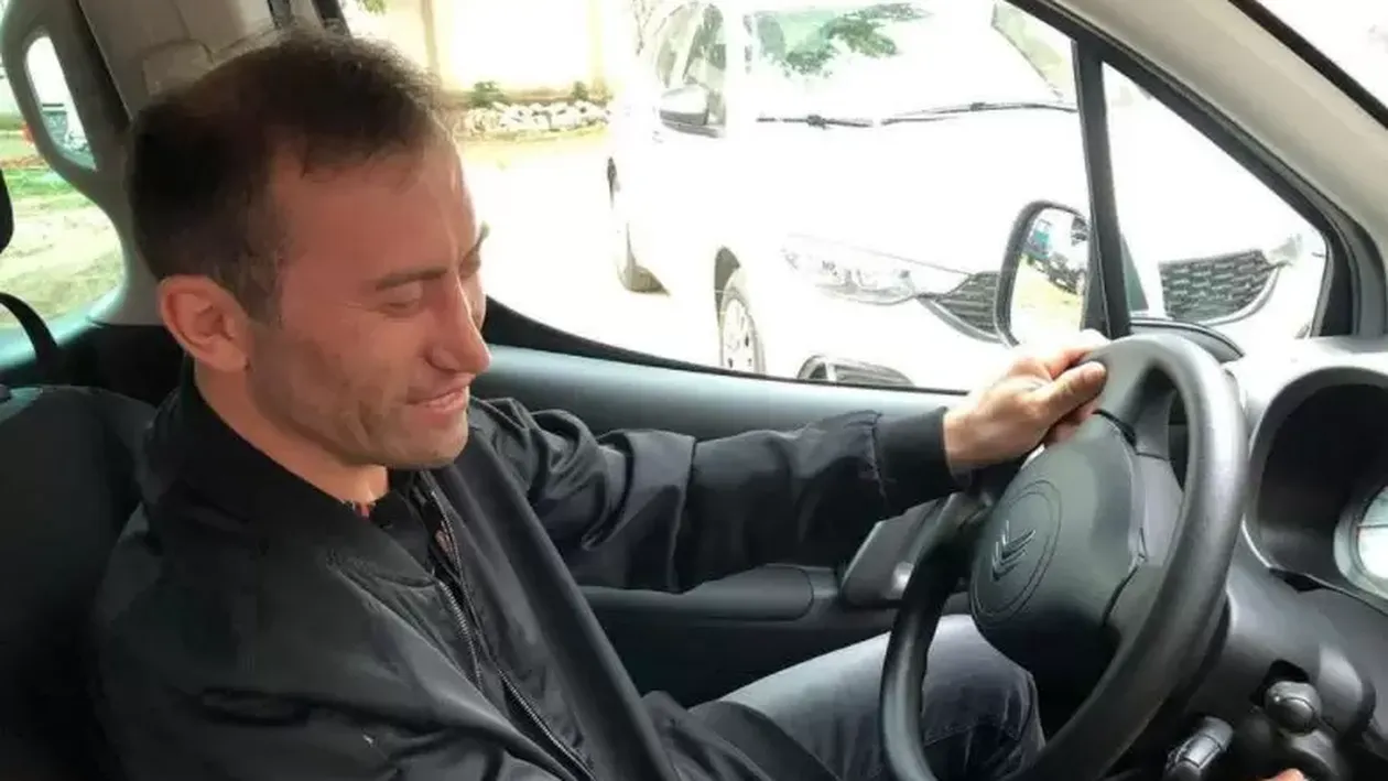 Vă mai amintiţi de Vulpiţa şi Viorel Stegaru, de la Blăgeşti? Au dat lovitura vieţii, după ce au apărut la Acces Direct. Ce maşină conduce acum Viorel