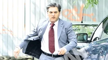 A facut fericita o vanzatoare la patiserie! Din dragoste pentru pateuri si merdenele, Mircea Radu s-a facut pufos! Vezi cum s-a schimbat in ultimii 15 ani!