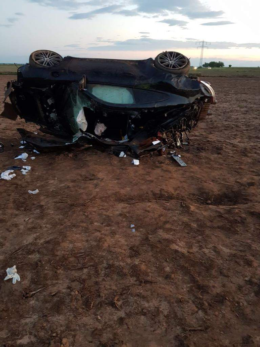Accident suspect în Dâmbovița! Un șofer a fost găsit mort într-un Porsche, iar lângă el era o sumă mare de bani