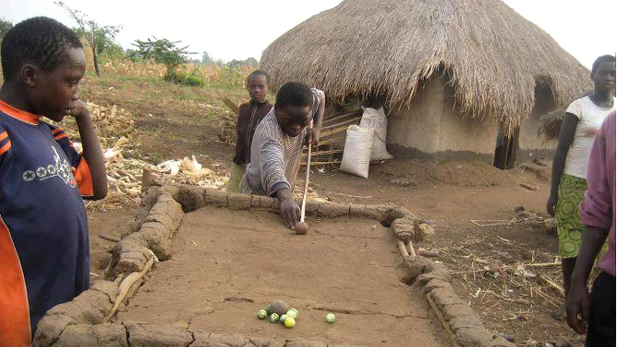 Ei sunt viitorii Ronny O'Sullivan! Africanii astia invata snooker pe mese facute de mana lor - FOTO de EXCEPTIE!