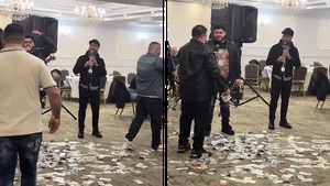 Cine e bărbatul care l-a ”îngropat” în bani pe Florin Salam, în Italia: ”Avalanșă”