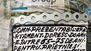 Anunț matrimonial pe un stâlp din Botoșani, devenit viral: "Domn prezentabil, apartament, doresc doamnă 65-75 de ani, pentru prietenie și.." Finalul e imprevizibil!
