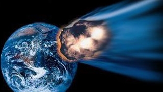 Un asteroid de marimea unui portavion va trece, marti, la mica distanta de Terra