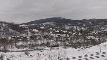 Aproape 80.000 de oameni din Prahova sunt fara curent de trei zile! Zapada a afectat retelele de inalta tensiune