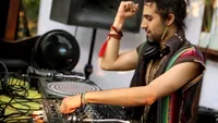 Dj-ul Navid Izadi a murit într-un tragic accident aviatic!