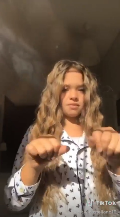 Maya Castellano, Regina TikTok-ului! Imagini de senzație cu frumoasa adolescentă și reacția Antoniei când își vede fata cântând