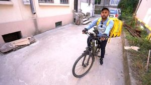 Câți bani câștigă Rahman din Bangladesh, după ce și-a părăsit familia pentru a munci în România: „Copilul mă întreabă mereu când mă întorc acasă”