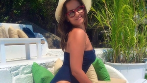 Cristina Siscanu s-a fotografiat intr-o pozitie indecenta! Are lenjerie intima?