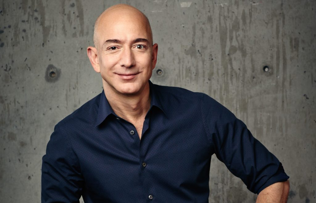 Jeff Bezos divorțează după 25 de ani de căsnicie! La finalul lui 2019, Alesia, o burlăciță din Vaslui, i-a trimis miliardarului un mesaj fabulos. “Însoară-te cu mine, arătosule!”